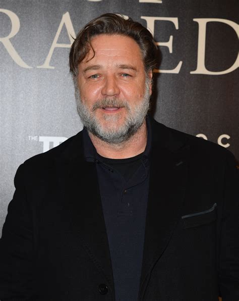 what nationality is russell crowe